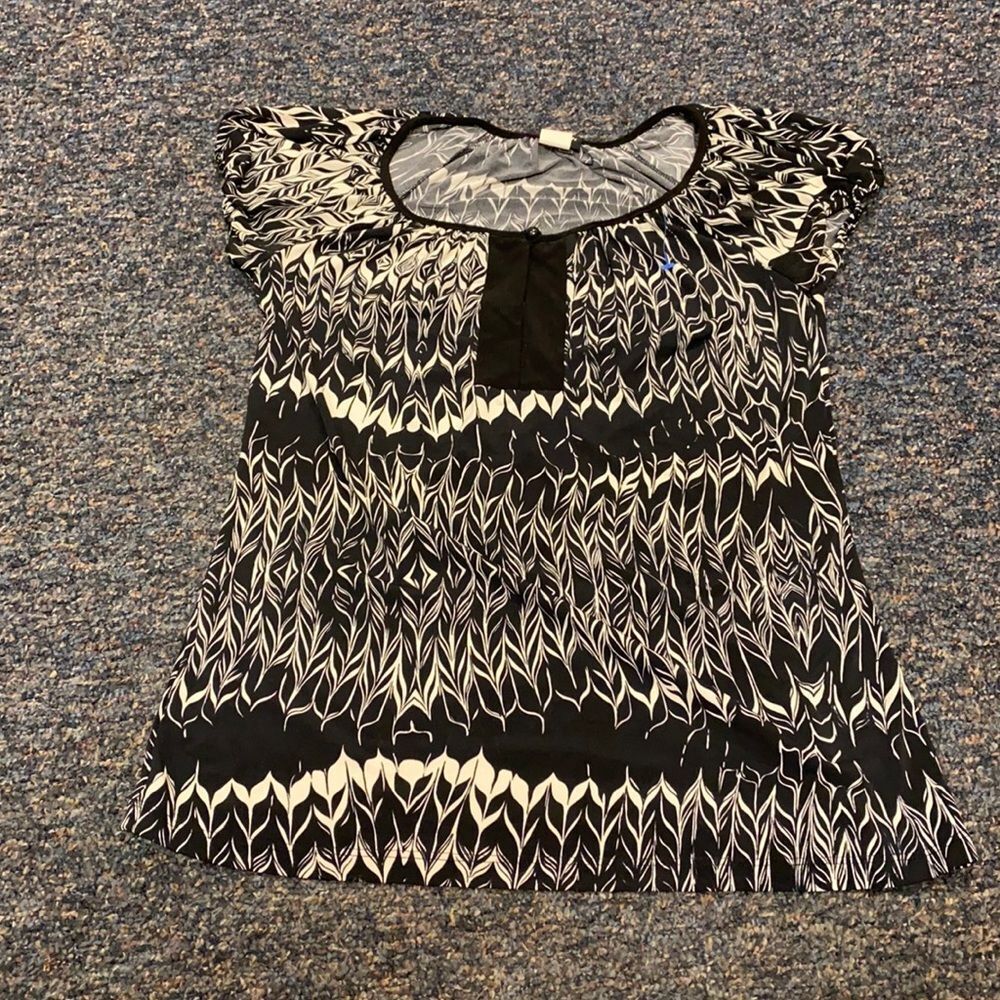 Perception Concept Black and White Patterned Top M